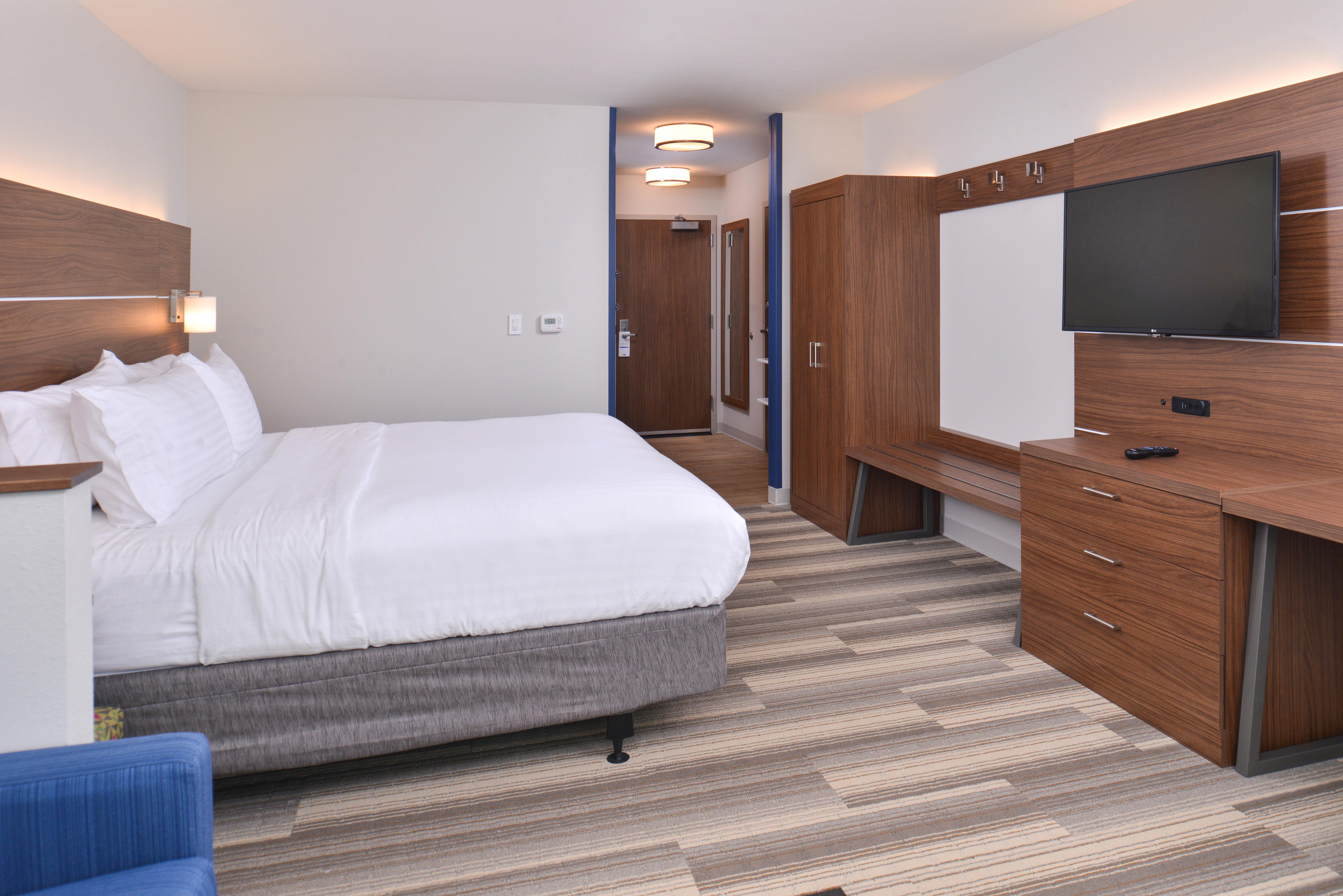 Holiday Inn Express & Suites Omaha Airport By Ihg Carter Lake Экстерьер фото
